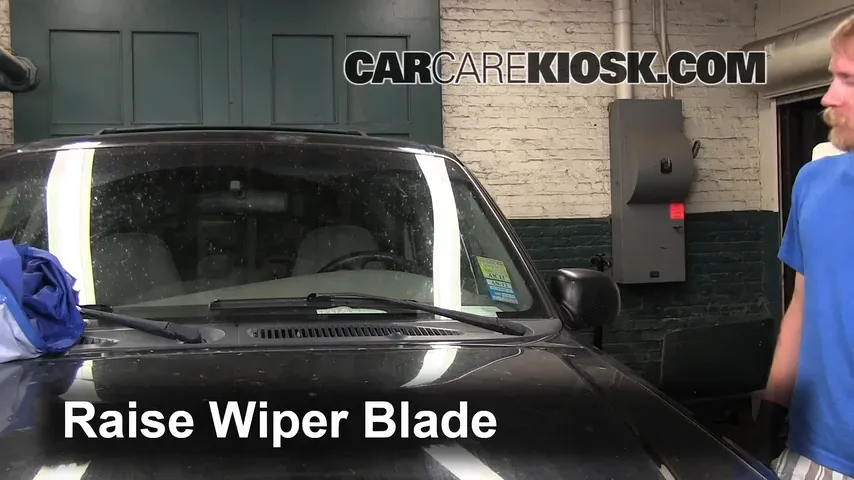 2000 Ford Explorer XLS 4.0L V6 Windshield Wiper Blade (Front) Replace Wiper Blades